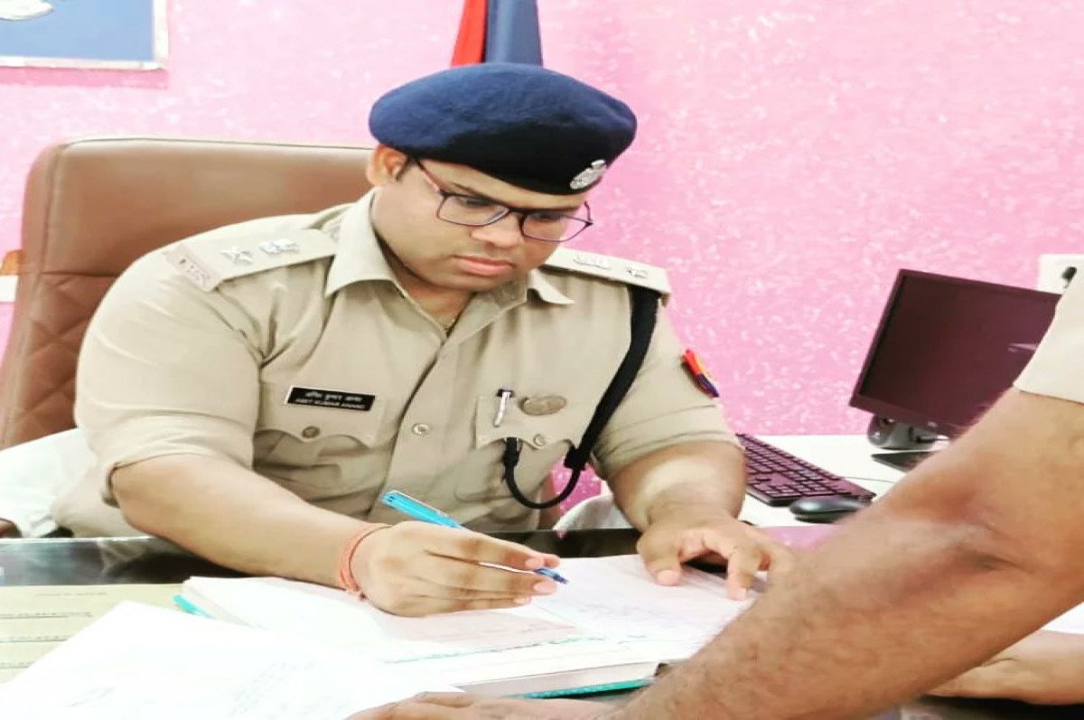 सिद्धार्थ नगर पुलिस अधीक्षक अमित कुमार आनंद