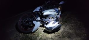 भागने में आरोपियों की बाइक भी गिर गई।