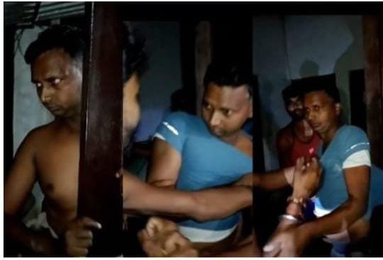 दरोगा को घसीट रहें लोग,काली करतूत में धराया