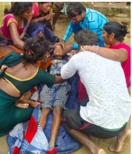 परिजन रोते बिलखते