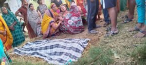 रोते-बिलखते परिजन