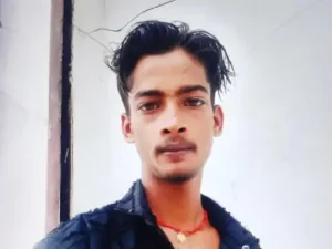 मृतक आनंद।